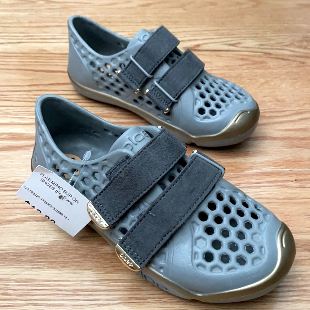 Plae mimo slip on grey and gold sz 11